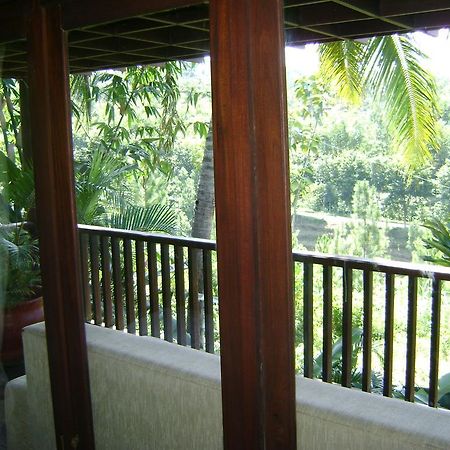 Swaloh Resort & Spa Kalangbret Phòng bức ảnh