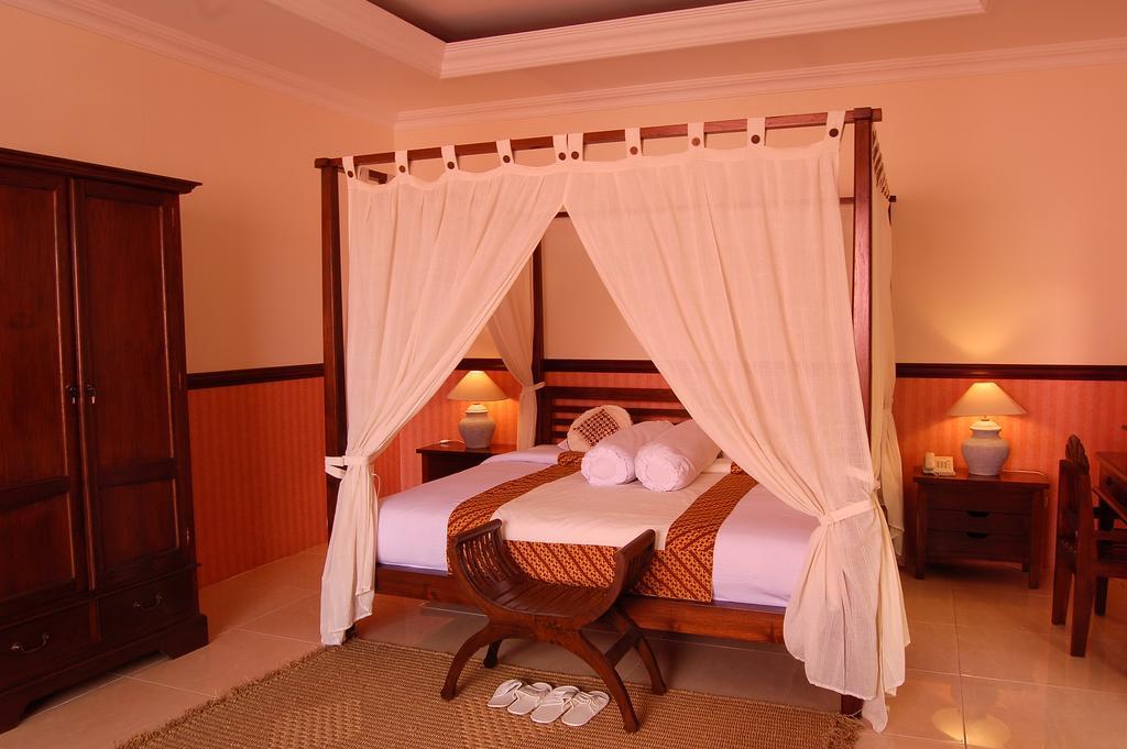 Swaloh Resort & Spa Kalangbret Ngoại thất bức ảnh