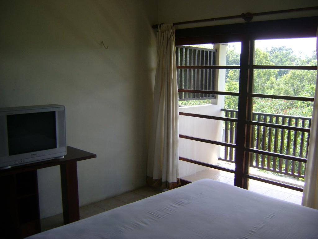 Swaloh Resort & Spa Kalangbret Phòng bức ảnh