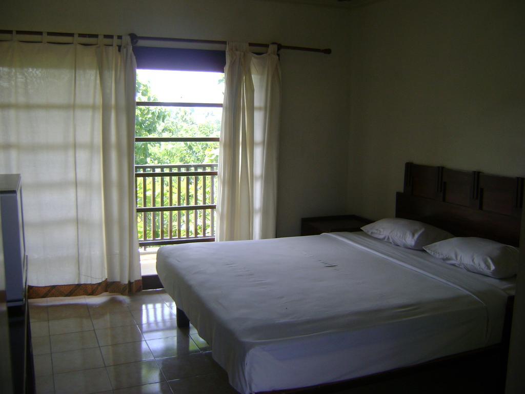 Swaloh Resort & Spa Kalangbret Phòng bức ảnh