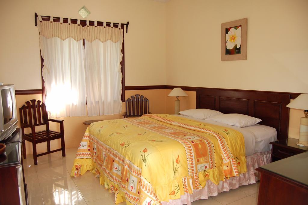 Swaloh Resort & Spa Kalangbret Phòng bức ảnh