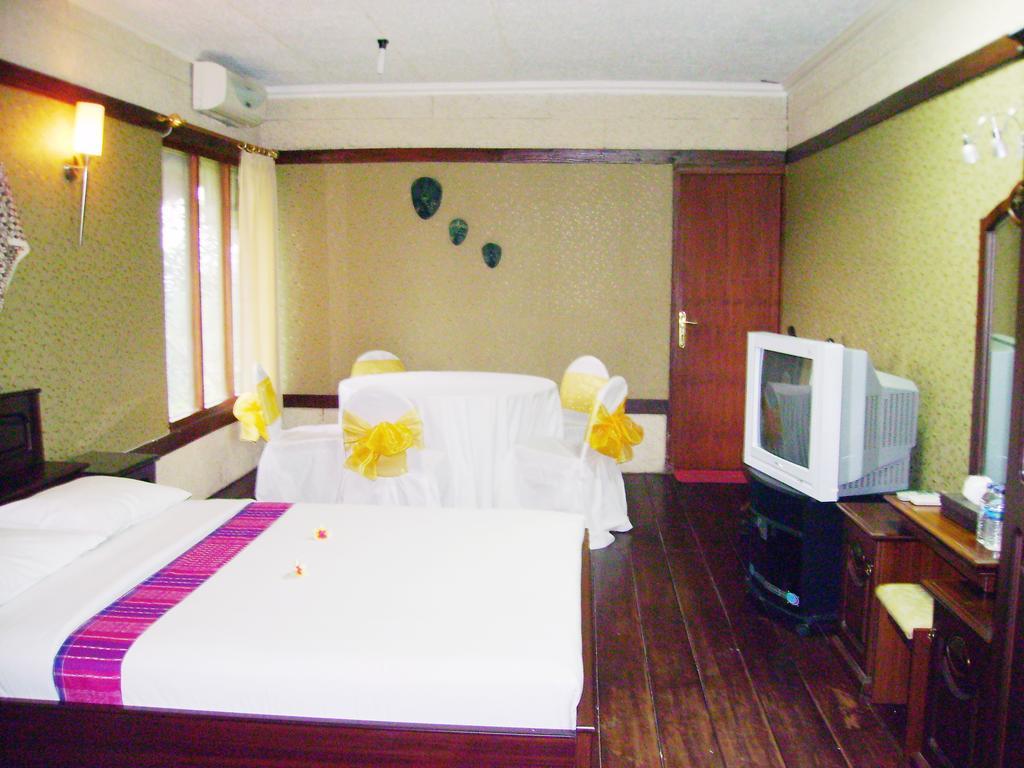 Swaloh Resort & Spa Kalangbret Ngoại thất bức ảnh