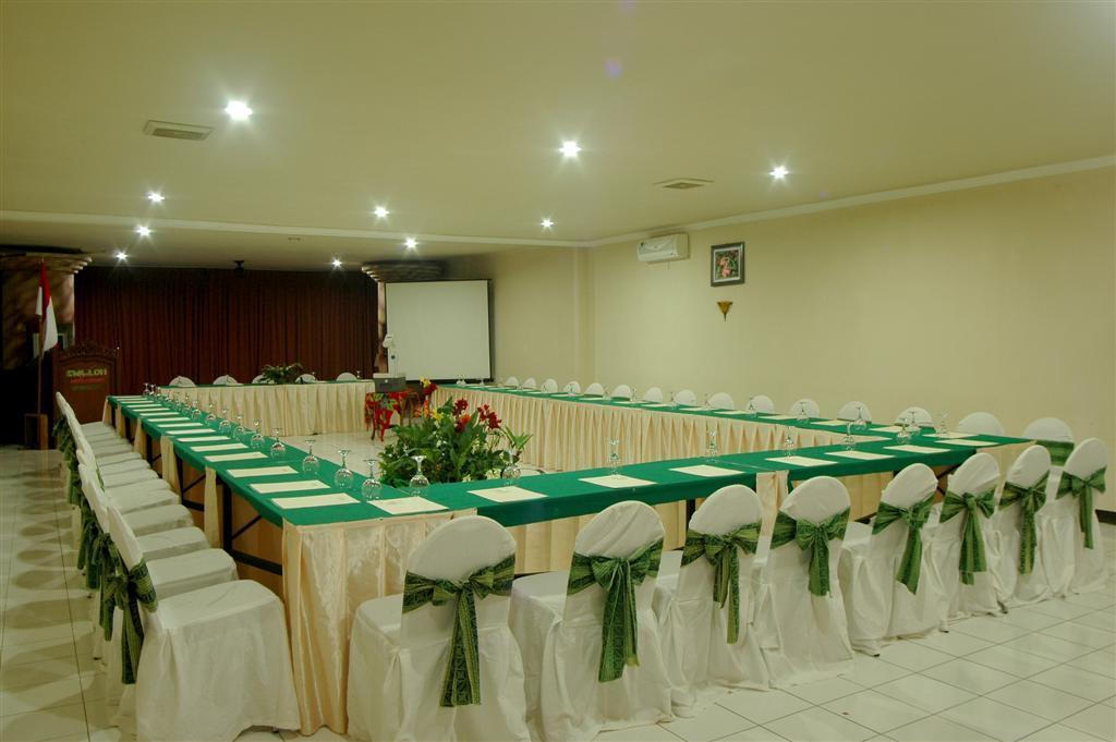 Swaloh Resort & Spa Kalangbret Ngoại thất bức ảnh